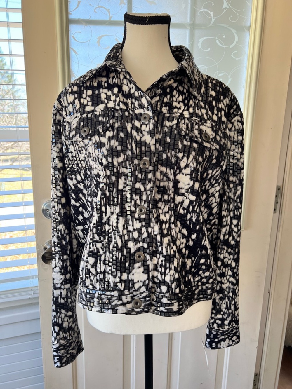 Notations NWT black and white abstract pattern trucker jacket with square sequin